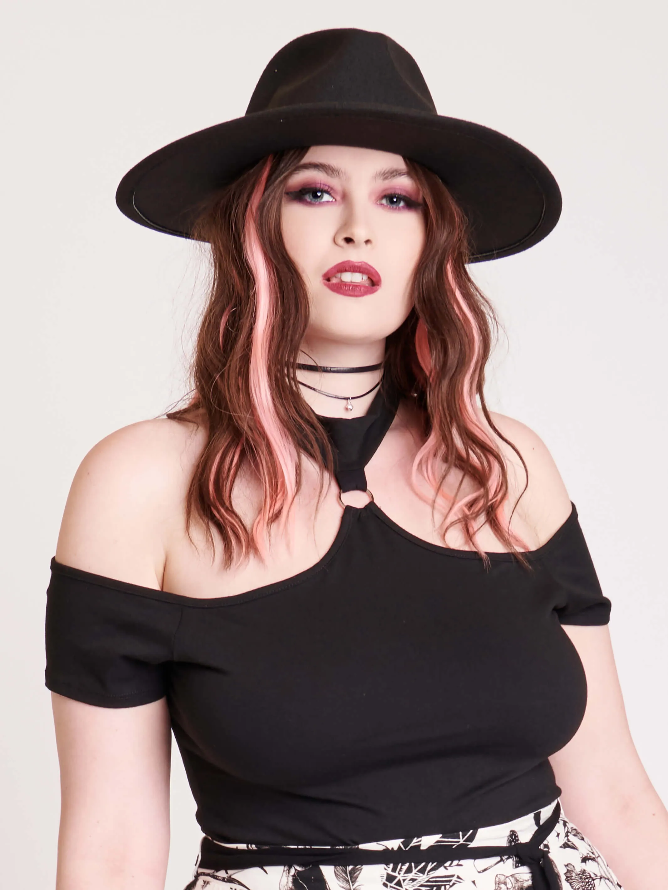 Choker Off Shoulder Crop Top